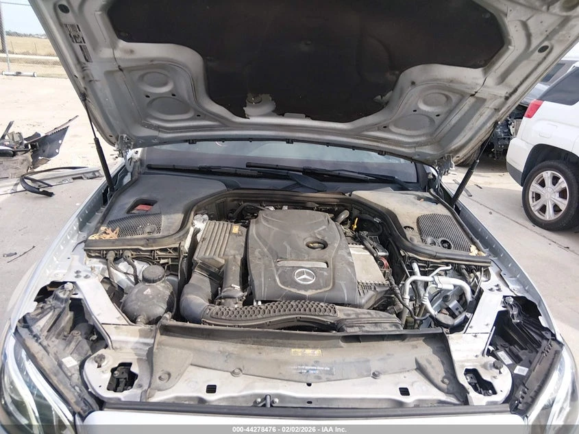 Mercedes-Benz E 300 4MATIC* AMG-пакет* Burmester* подгрев* обдухване* , снимка 14 - Автомобили и джипове - 53833654