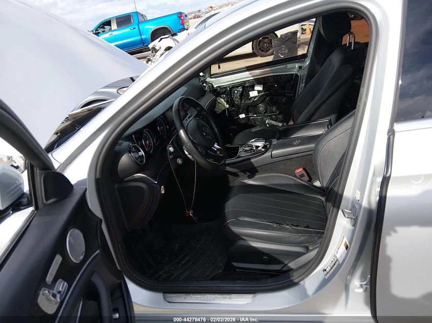 Mercedes-Benz E 300 4MATIC* AMG-пакет* Burmester* подгрев* обдухване* , снимка 9 - Автомобили и джипове - 53833654