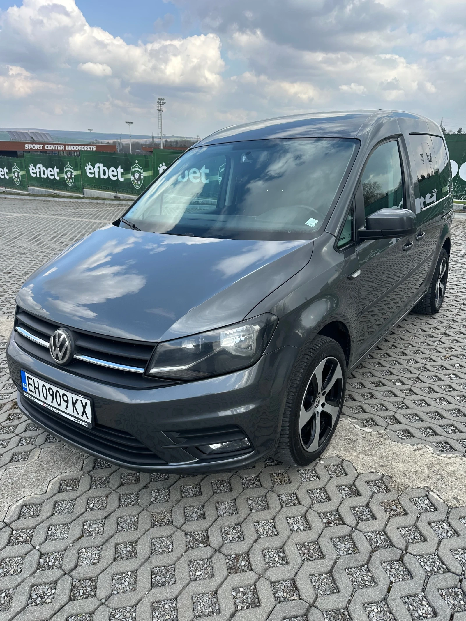 VW Caddy Пътническо-Автомат, снимка 5 - Автомобили и джипове - 53863215
