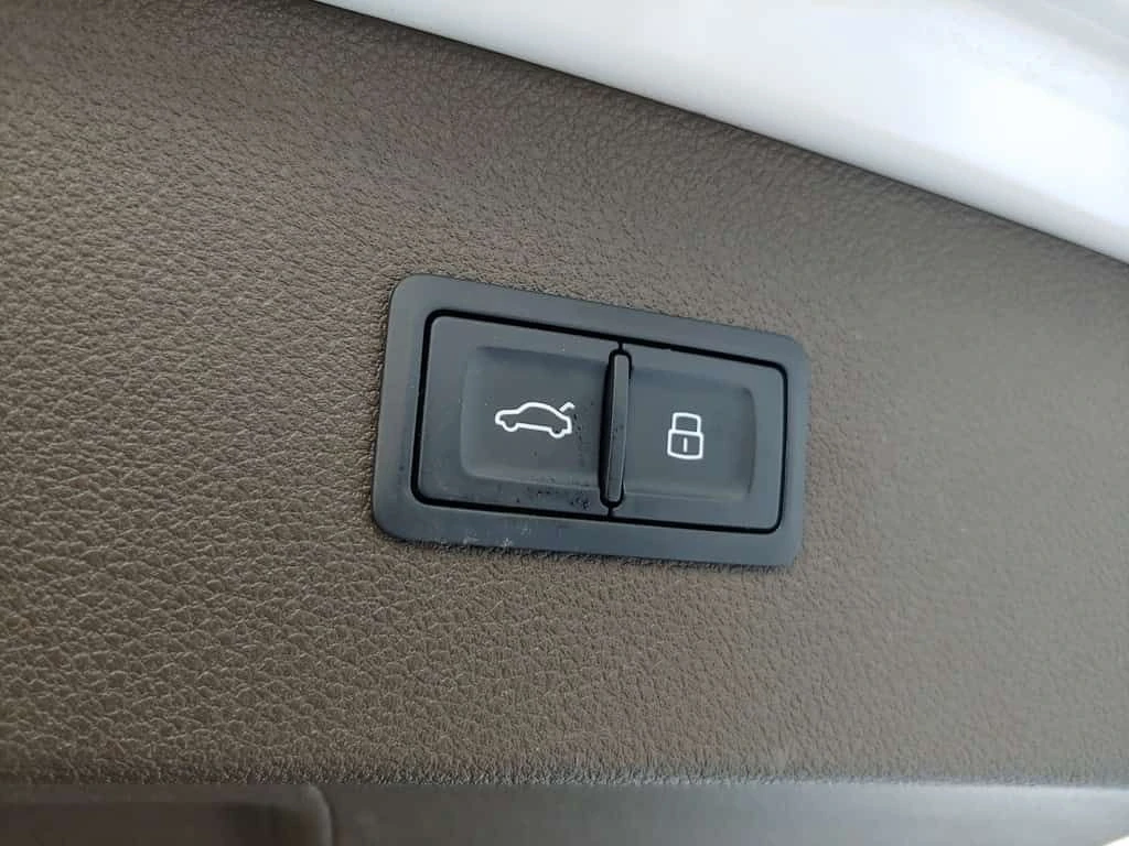 Audi A7 * 3.0T Technik AWD | SUNROOF | NAV | HTD SEATS * C, снимка 15 - Автомобили и джипове - 53918683