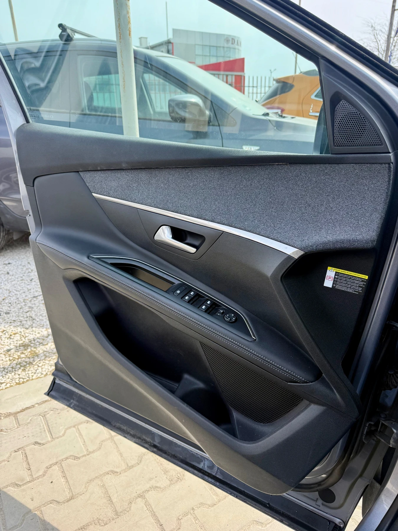 Peugeot 5008 1.6* Нов внос* Реална* Фулл* 7места* Топ* 360 каме, снимка 17 - Автомобили и джипове - 53943965