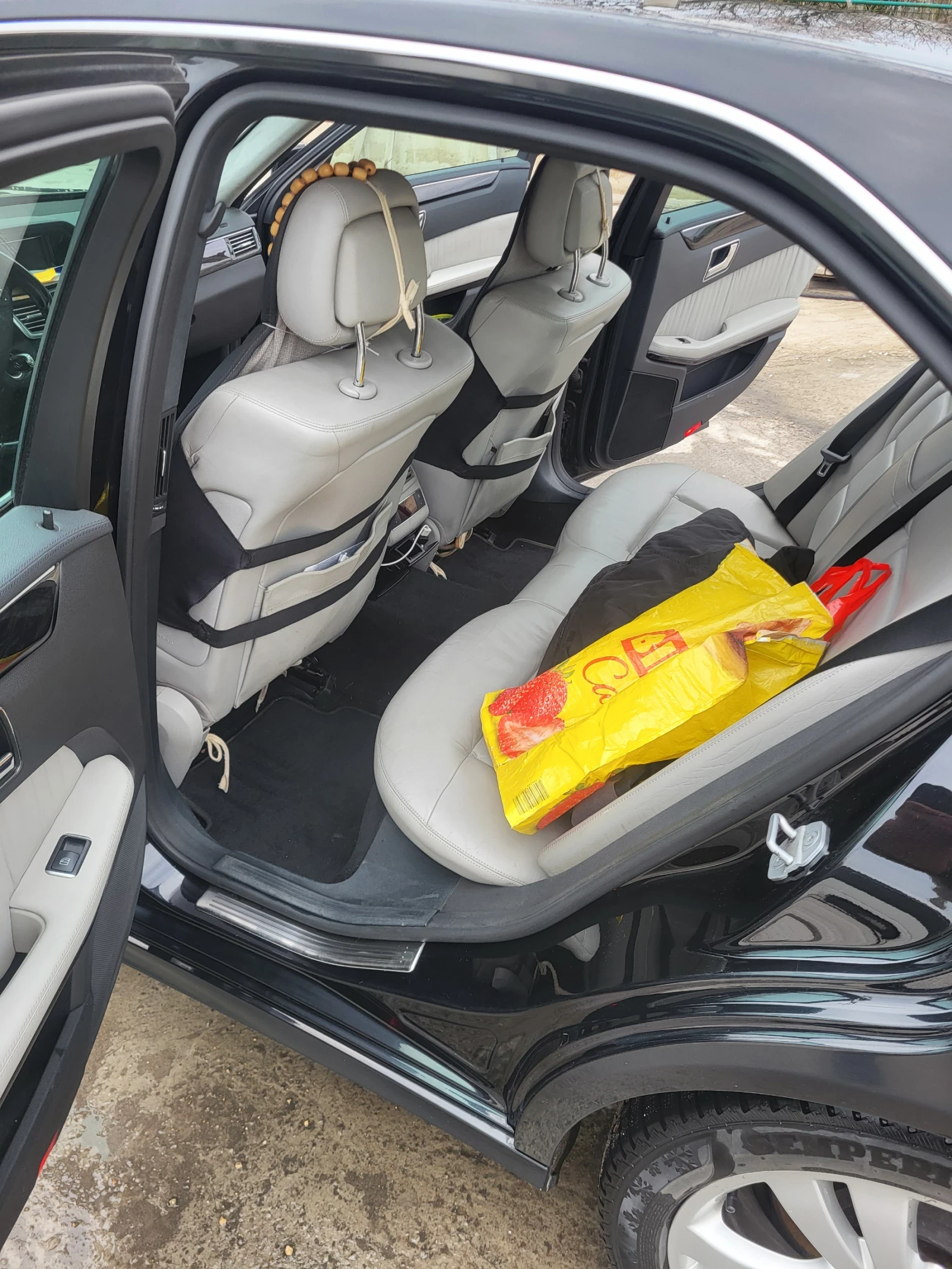 Mercedes-Benz E 220, снимка 8 - Автомобили и джипове - 54054543