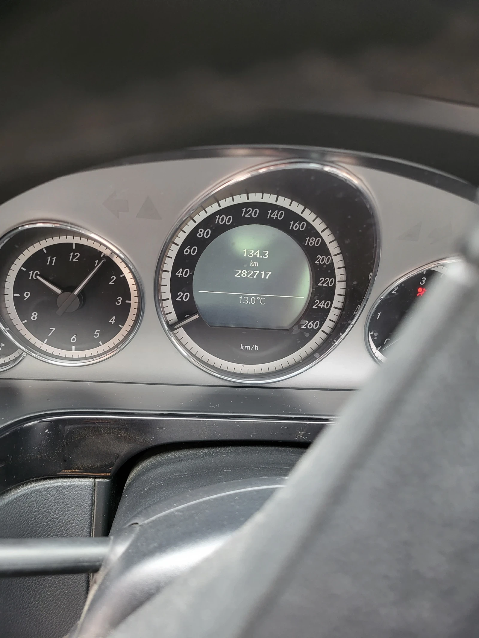 Mercedes-Benz E 220, снимка 6 - Автомобили и джипове - 54054543