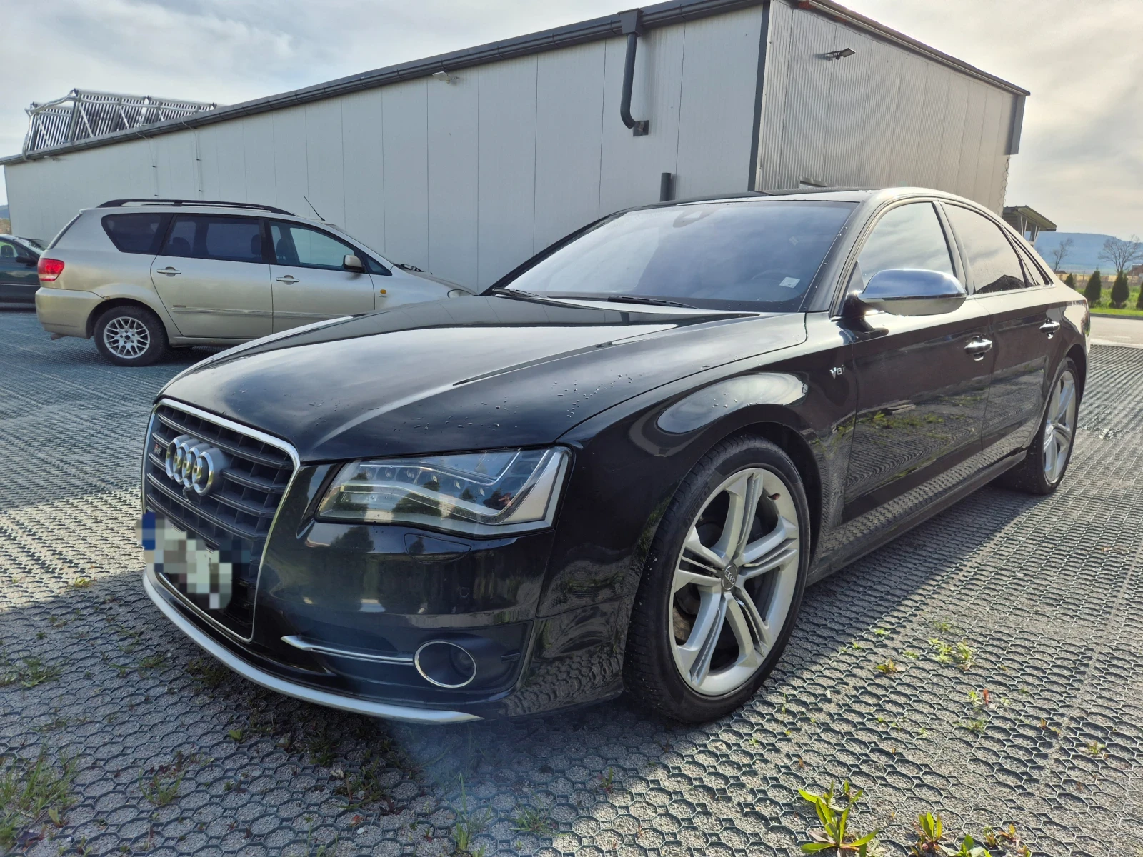Audi S8 DISTRONIC; B&O; EXCLUSIVE; MASSAGE; FULL MAX, снимка 2 - Автомобили и джипове - 54444056