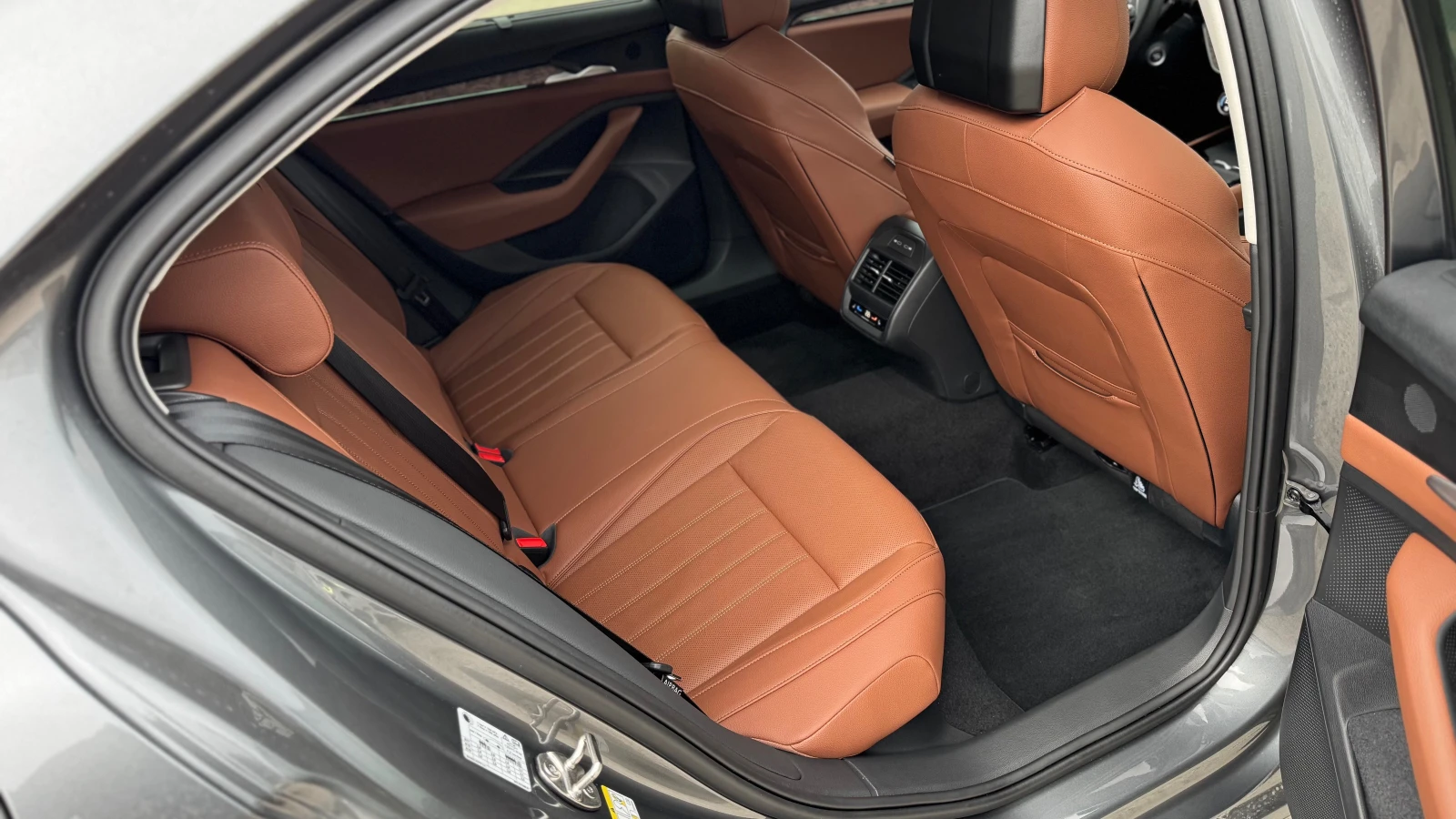 Skoda Superb L&K 4x4 5000KM, снимка 11 - Автомобили и джипове - 54638684