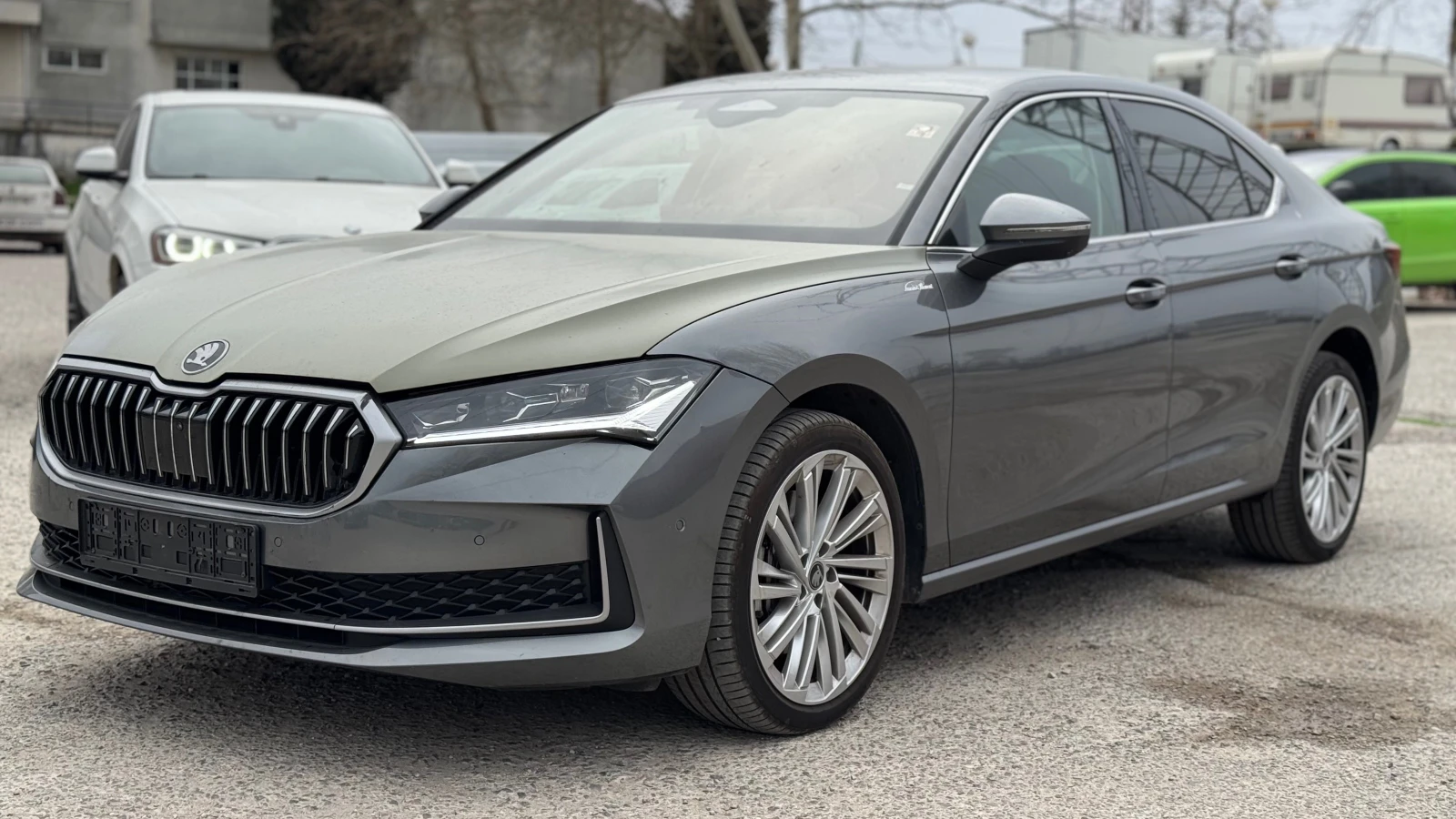 Skoda Superb L&K 4x4 5000KM, снимка 3 - Автомобили и джипове - 54638684