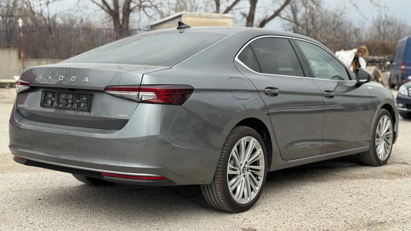 Skoda Superb L&K 4x4 5000KM, снимка 4 - Автомобили и джипове - 54638684