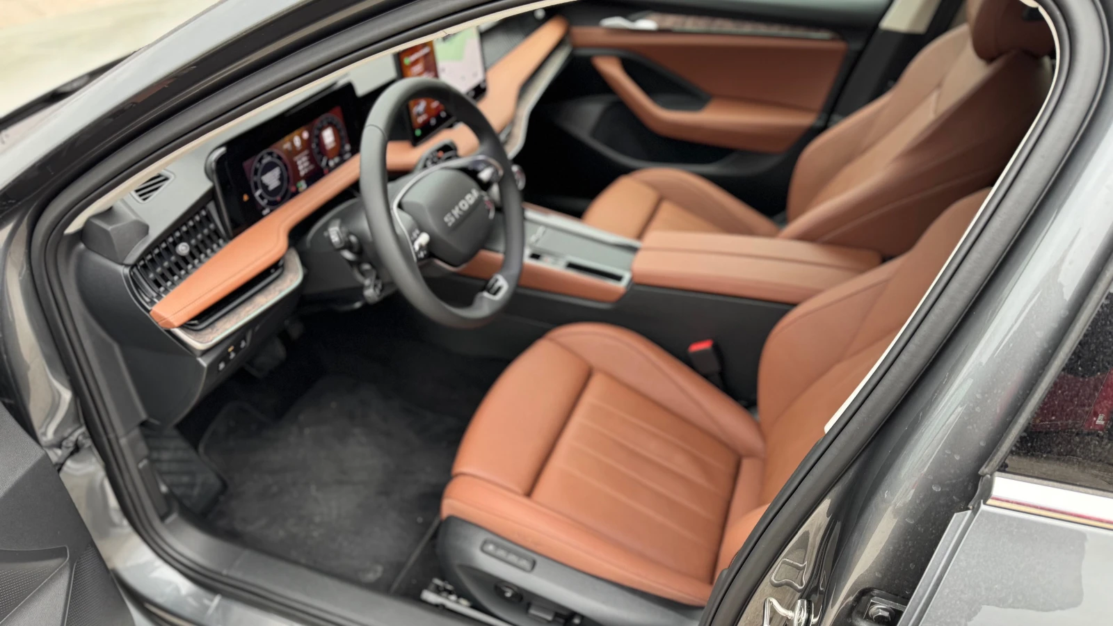 Skoda Superb L&K 4x4 5000KM, снимка 7 - Автомобили и джипове - 54638684