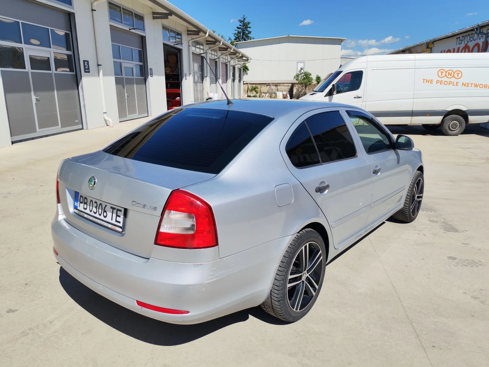 Skoda Octavia 1.6 климатик, снимка 5 - Автомобили и джипове - 54720831