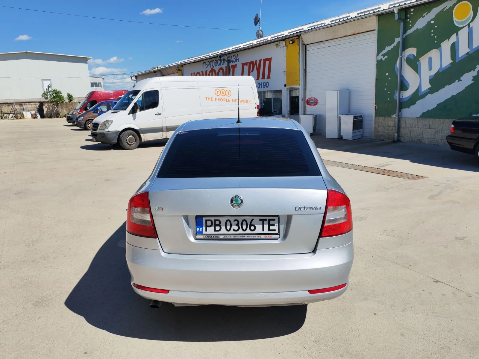 Skoda Octavia 1.6 климатик, снимка 4 - Автомобили и джипове - 54720831