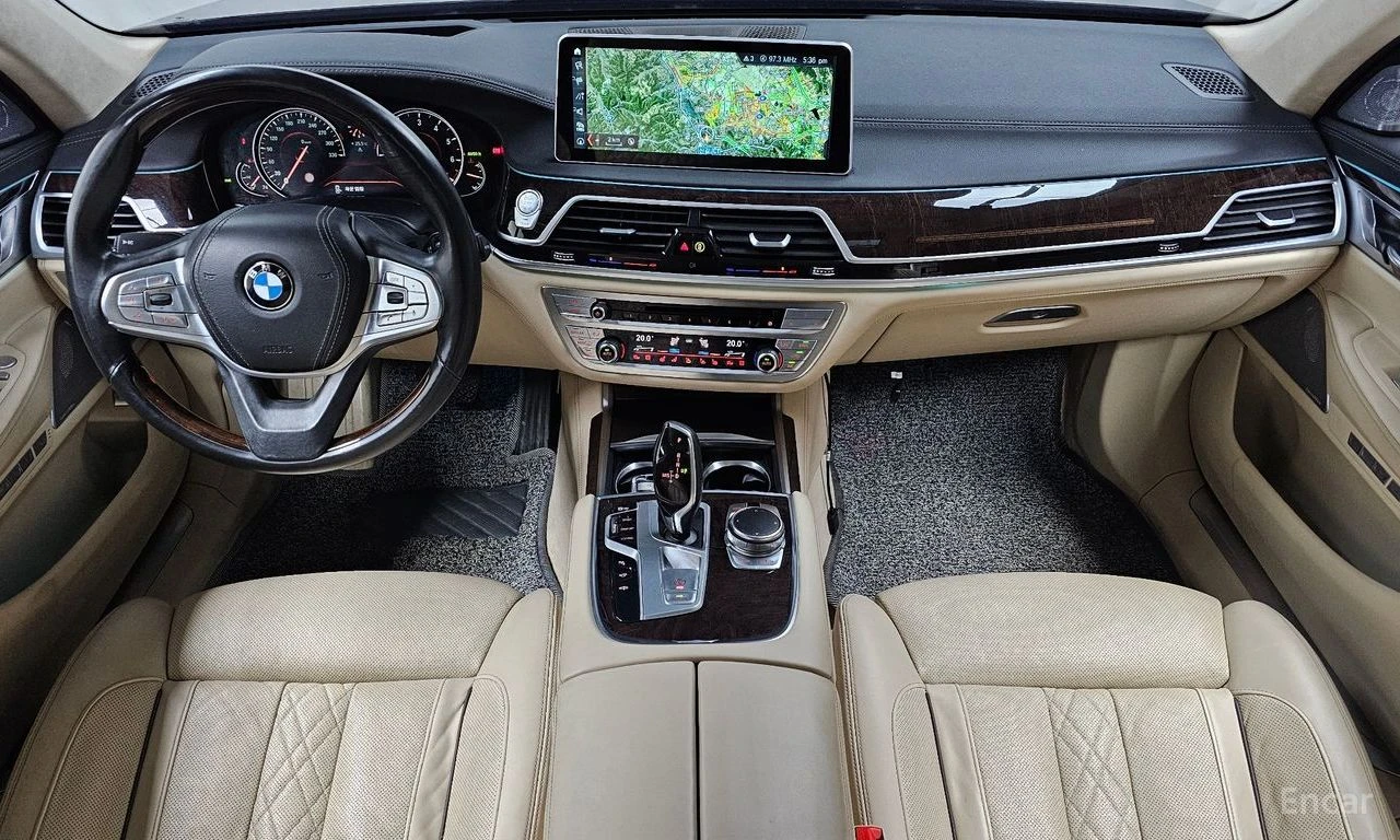 BMW 750 Li xDrive* BOWERS & WILKINS* ХЕДЪП* DISTRONIC* 360, снимка 8 - Автомобили и джипове - 54866684