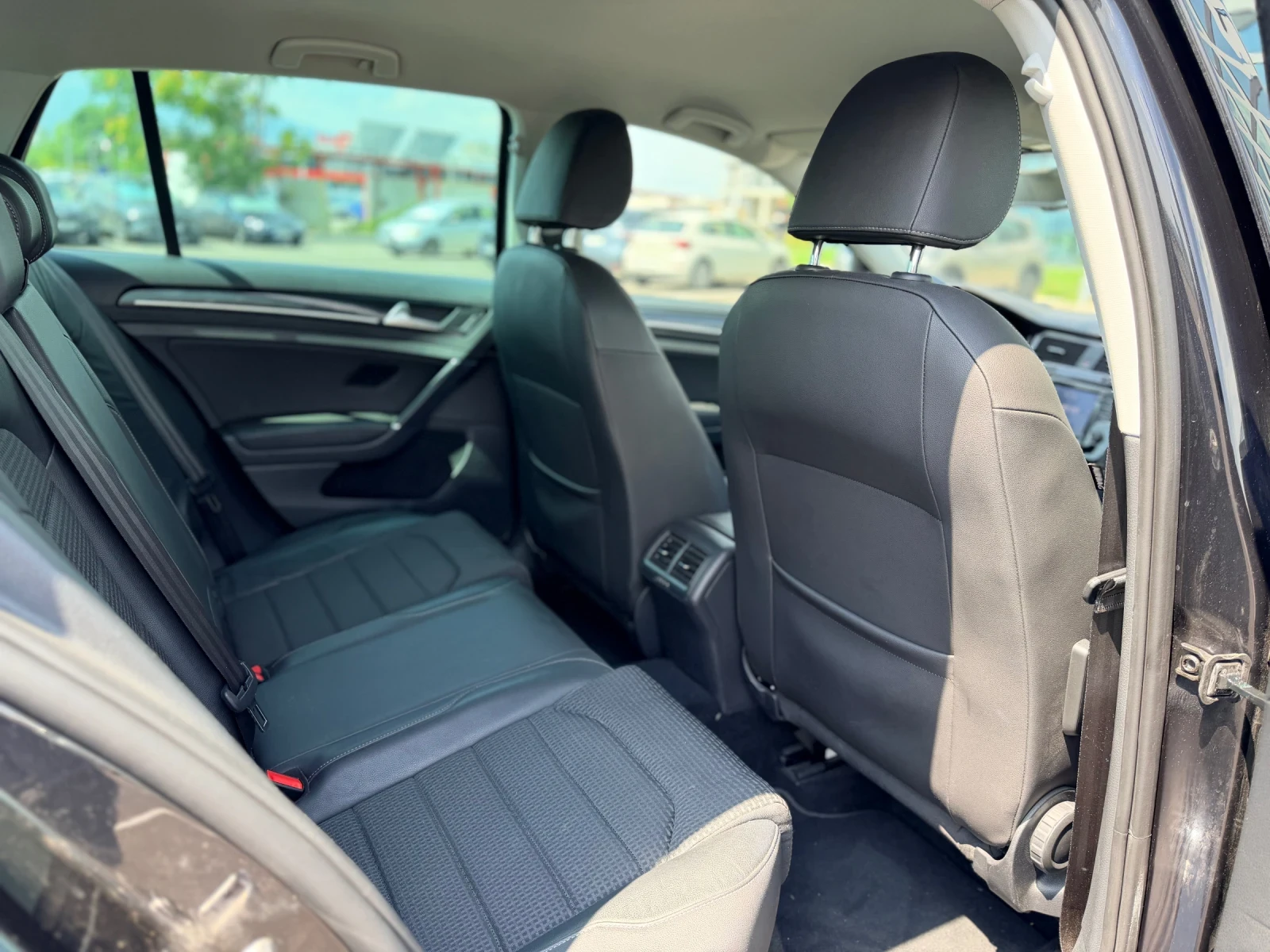 VW Golf 2.0TDi-4Motion-сервизна история, лизинг, снимка 14 - Автомобили и джипове - 55432535