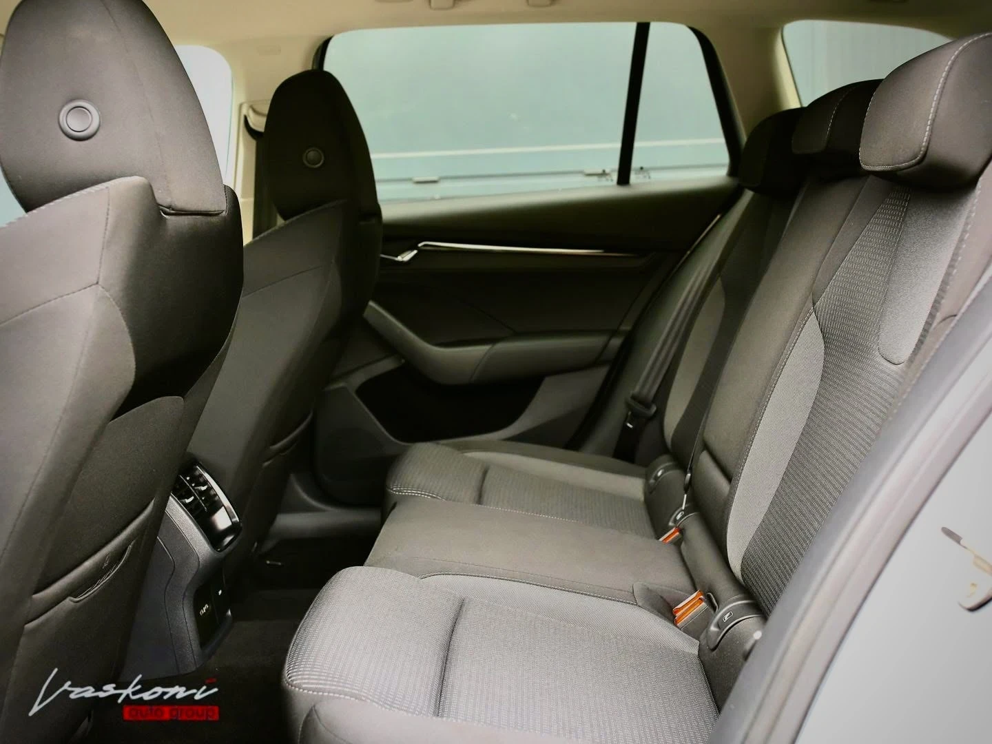 Skoda Octavia 2.0 TDI, снимка 12 - Автомобили и джипове - 55574674