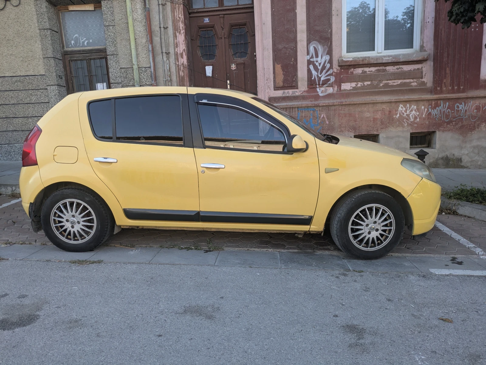 Dacia Sandero 1, 4 lpg, снимка 4 - Автомобили и джипове - 55980032
