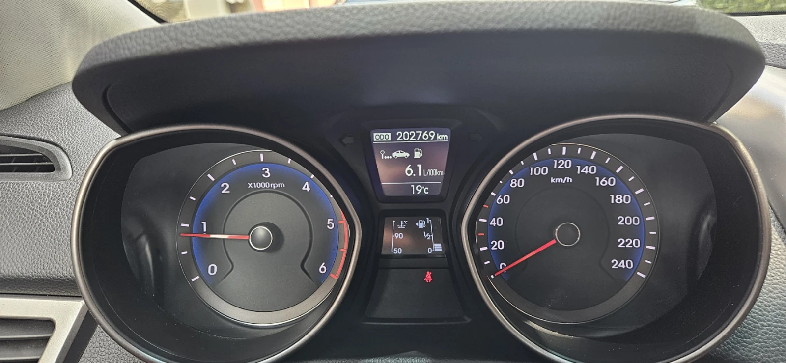 Hyundai I30 комби, снимка 9 - Автомобили и джипове - 56056908