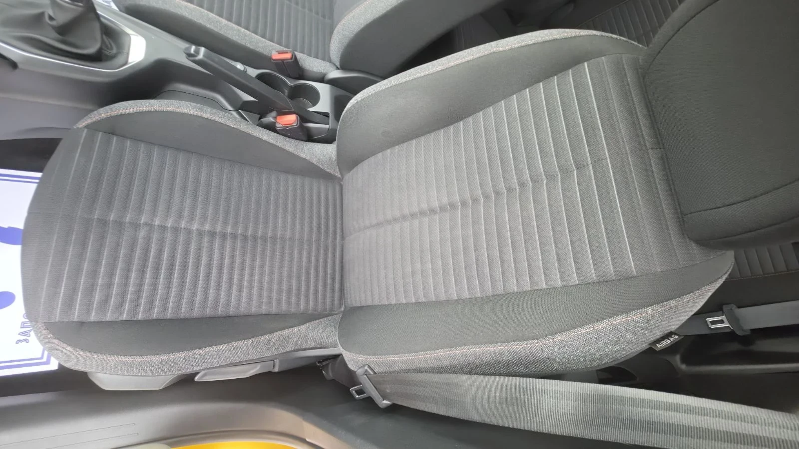 Peugeot 208, снимка 9 - Автомобили и джипове - 56167992