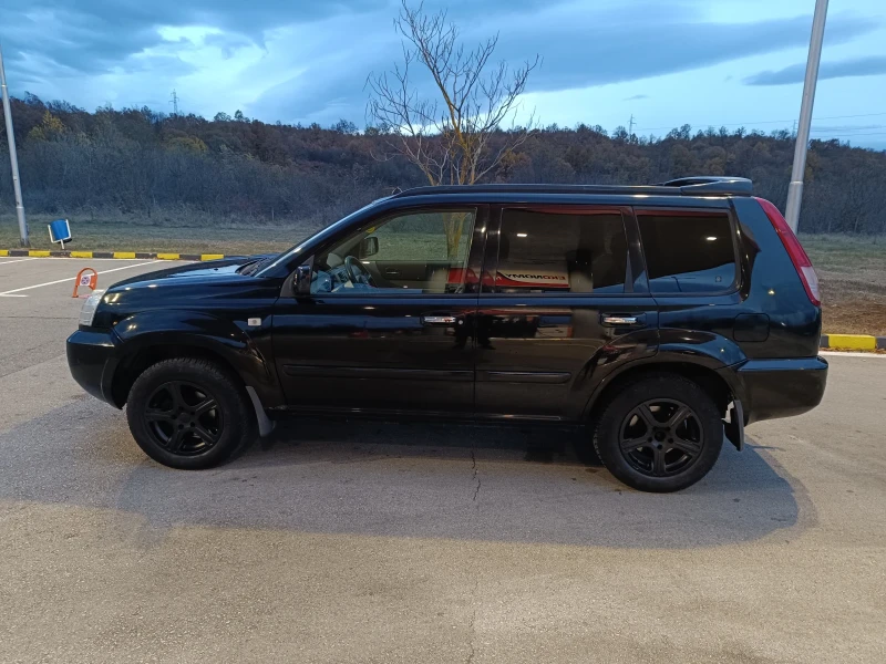 Nissan X-trail 2.2 136kc 4x4, снимка 2 - Автомобили и джипове - 48070316