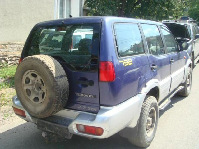 Nissan Terrano 2.7TDi, снимка 3 - Автомобили и джипове - 46834071