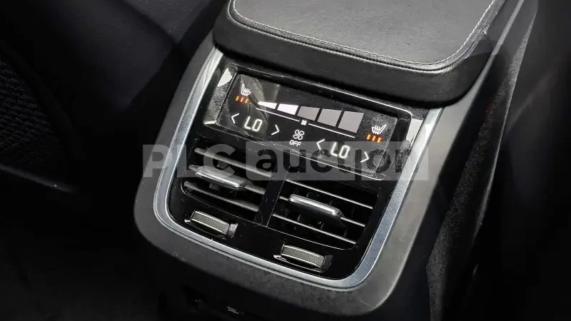 Volvo Xc90 T6 Inscription / B &W / PANO / ОБДУХ  , снимка 15 - Автомобили и джипове - 54214551