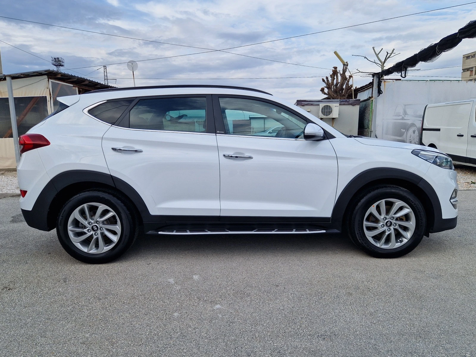 Hyundai Tucson CAMERA* PANORAMA* KEYLESS* LANE Ass* EURO6 - изображение 6