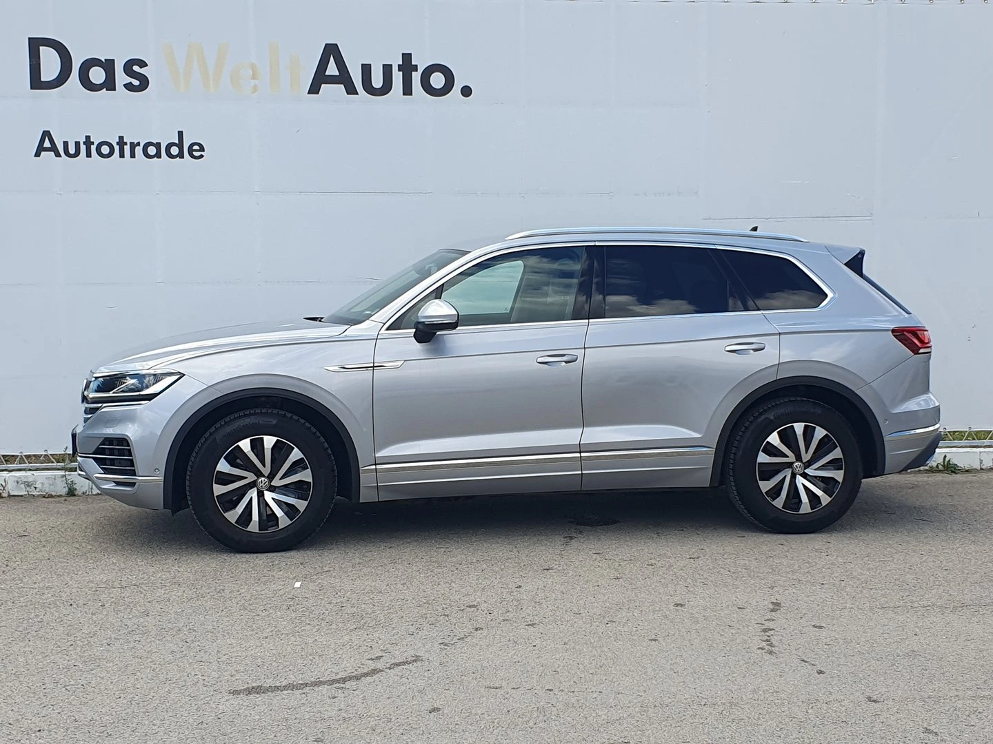 VW Touareg V6 TDI BMT 4MOTION - изображение 2