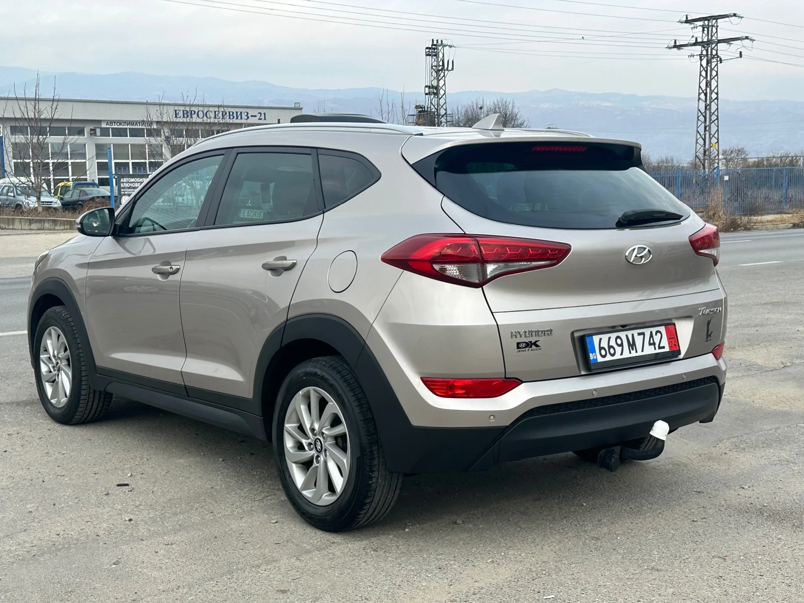 Hyundai Tucson 1.7CRDI AUTOMATIC  - изображение 6