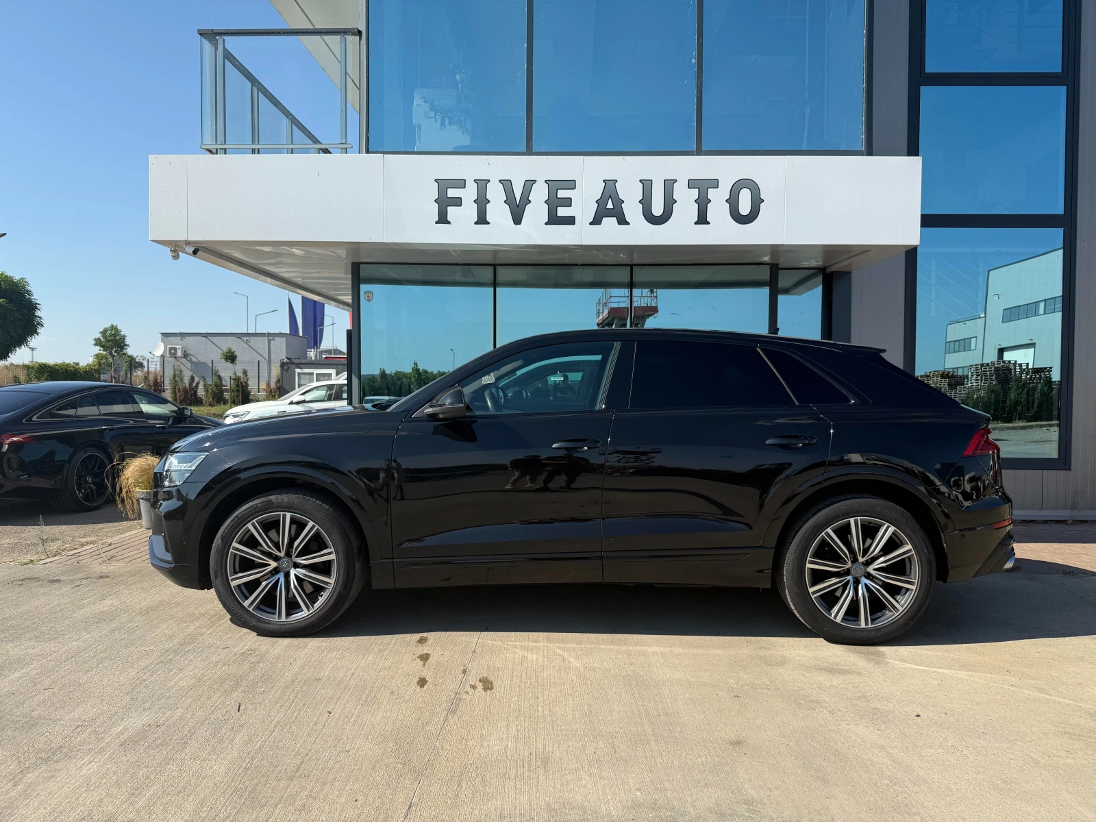Audi SQ8 / 4.0 TFSI V8 / НАЛИЧНА - изображение 8