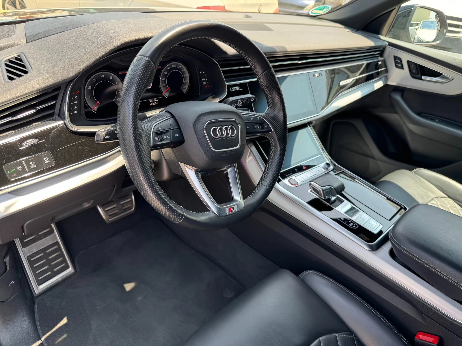 Audi SQ8 / 4.0 TFSI V8 / НАЛИЧНА - изображение 9