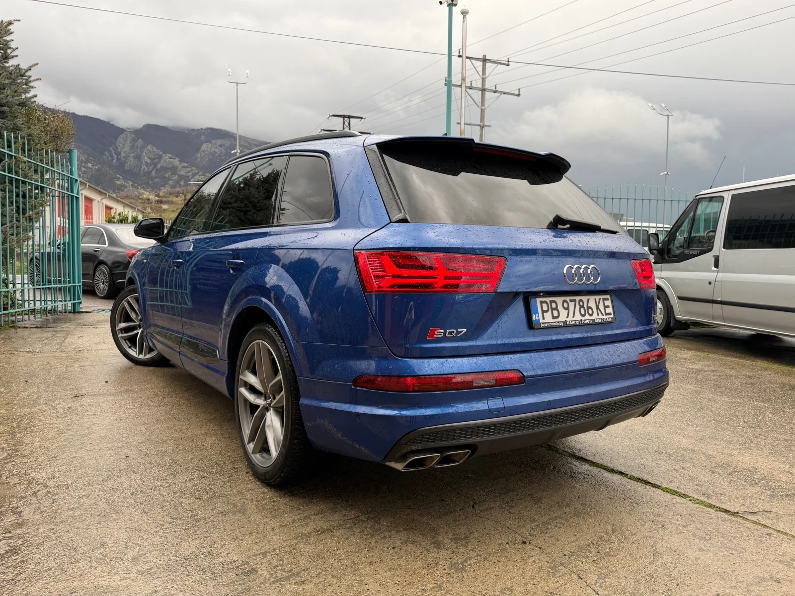 Audi SQ7 4.0 V8T quattro* Matrix-LED* Exclusive* Carbon* 7м, снимка 13 - Автомобили и джипове - 53999790