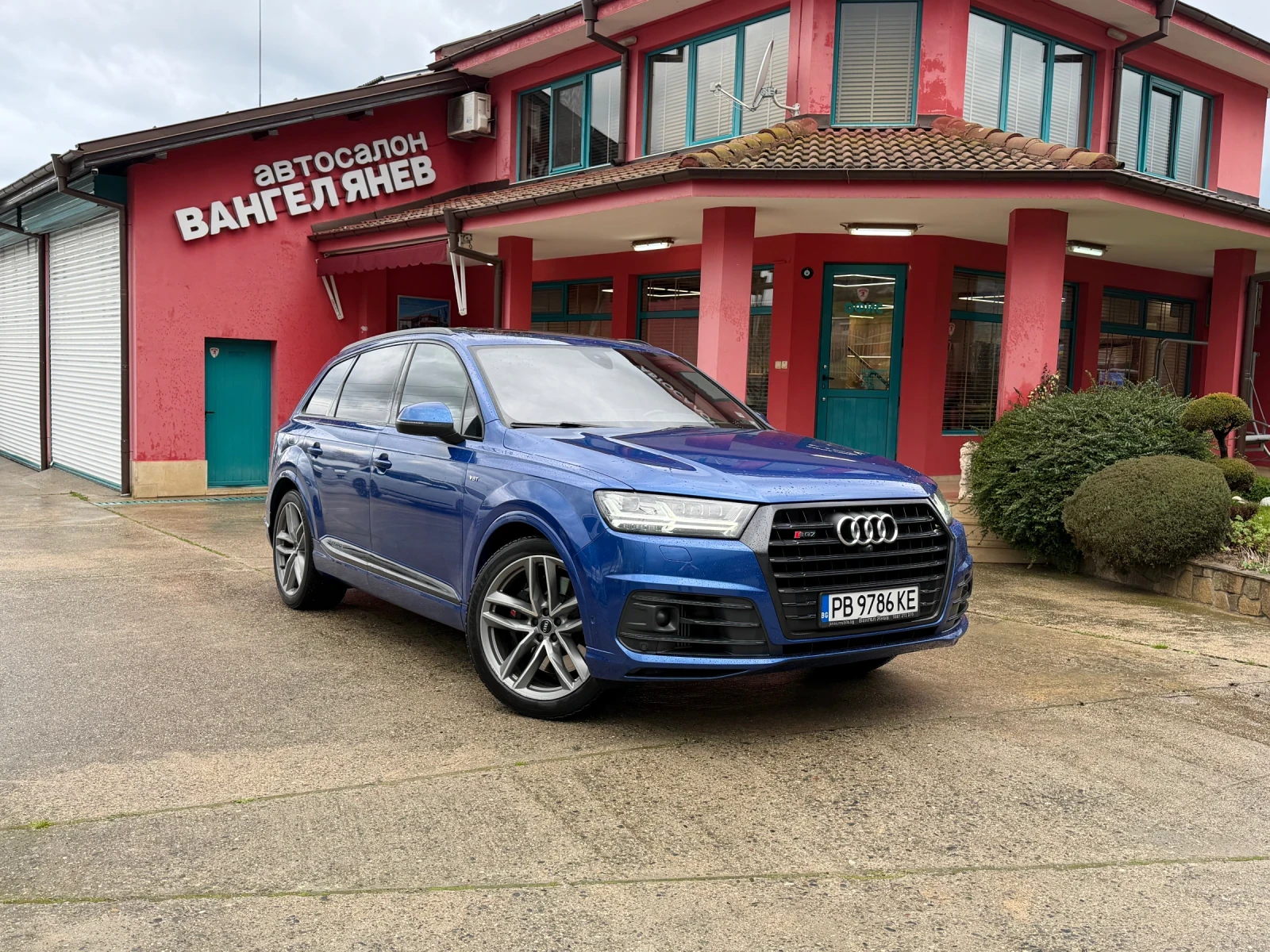 Audi SQ7 4.0 V8T quattro* Matrix-LED* Exclusive* Carbon* 7м | Auto.bg — изображение 1