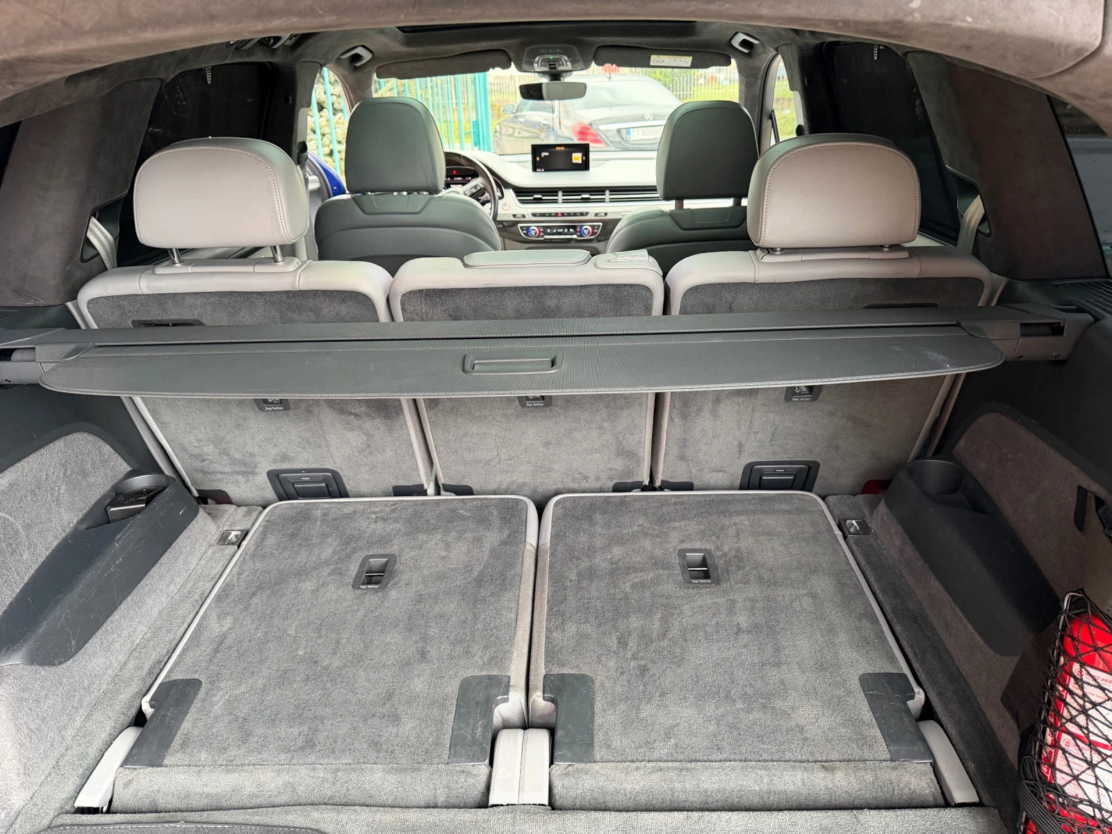 Audi SQ7 4.0 V8T quattro* Matrix-LED* Exclusive* Carbon* 7м, снимка 12 - Автомобили и джипове - 53999790