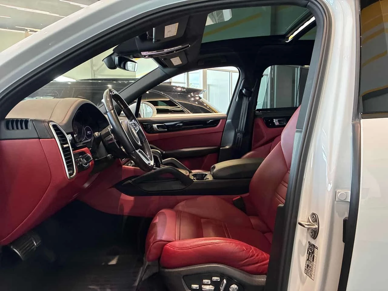 Porsche Cayenne  S / MATRIX / 360 / DIS / HUD /BOSE  , снимка 12 - Автомобили и джипове - 55702350