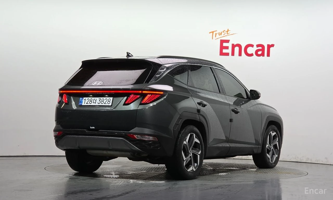 Hyundai Tucson 1.6 TURBO| КАМЕРА| DIST| ОБДУХВАНЕ| ПОДГРЕВ| ПАМЕТ, снимка 2 - Автомобили и джипове - 55926169