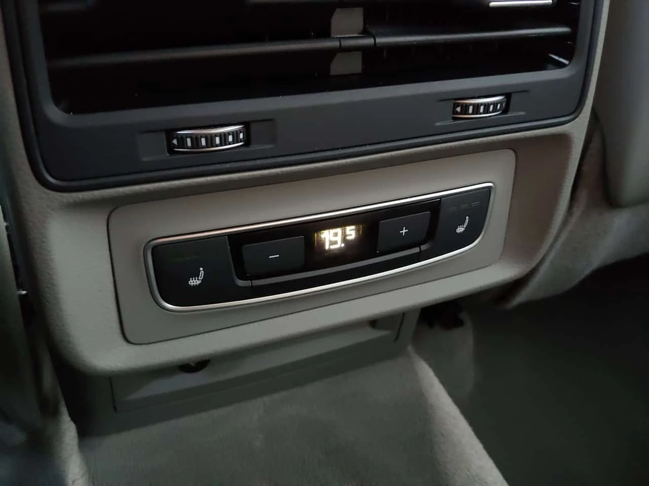 Audi Q7 * 55 TFSI Komfort | 7  ����� | ���� | CARFAX |  | Mobile.bg � ����������� 14