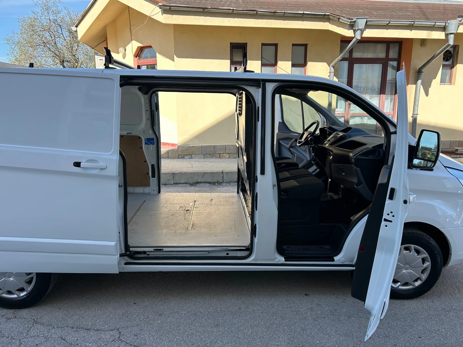 Ford Transit Custom 2.2TDCI LONG ДВЕ СТРАНИЧНИ ВРАТИ, снимка 14 - Бусове и автобуси - 54334804