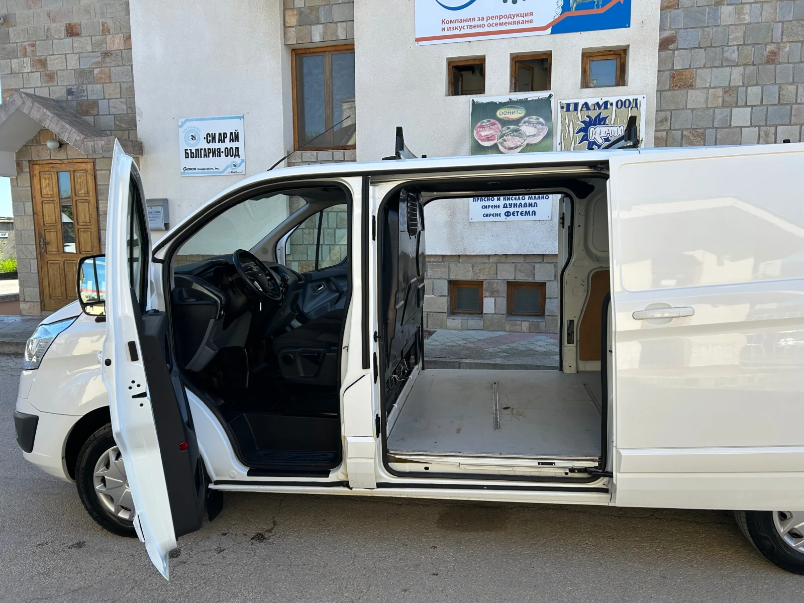 Ford Transit Custom 2.2TDCI LONG ДВЕ СТРАНИЧНИ ВРАТИ, снимка 12 - Бусове и автобуси - 54334804