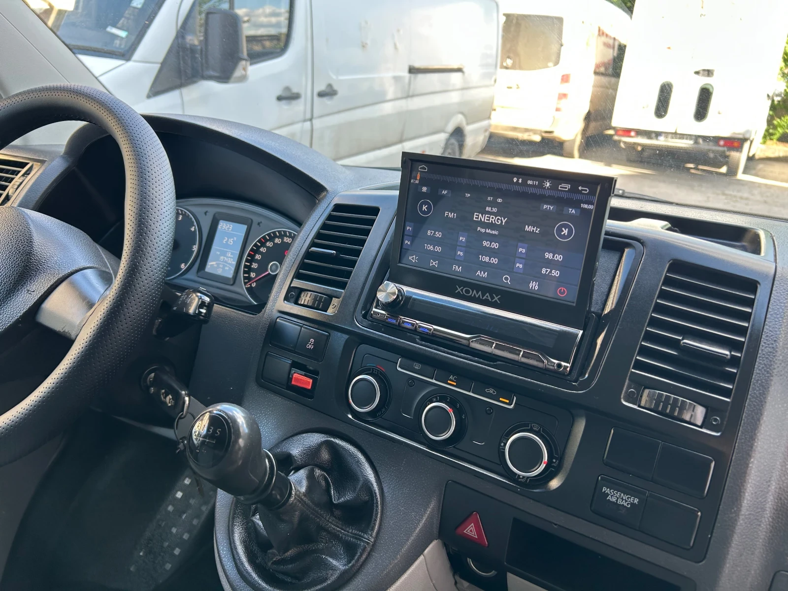 VW Transporter 2.0TDI 102k.c. FACE, снимка 10 - Бусове и автобуси - 54714030