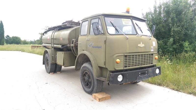 Zil 131 ГУМИ И Части, снимка 3 - Камиони - 46440552