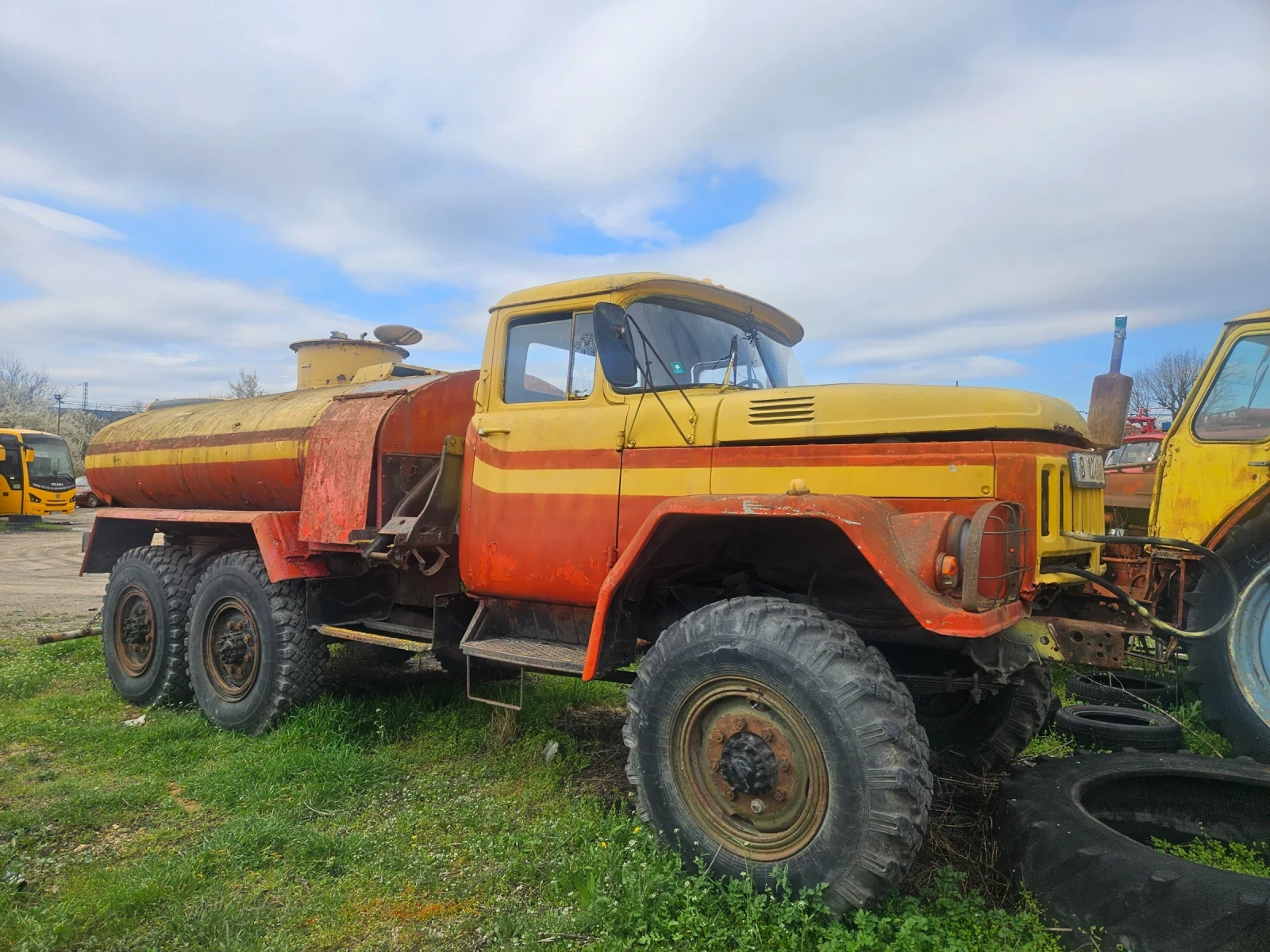 Zil 131 С документи , снимка 2 - Камиони - 54316341
