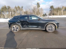 Ford Mustang Mach-E Select AWD, снимка 13