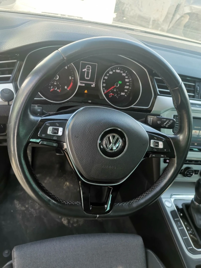 VW Passat 1.6 tdi, снимка 11 - Автомобили и джипове - 40168033