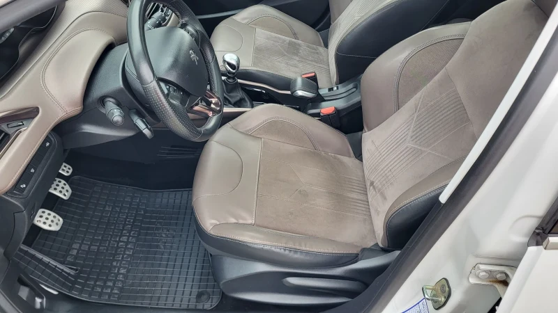 Peugeot 2008 1.6E-HDI-115 ALLURE* PANORAMA* KOJA* JBL, снимка 11 - Автомобили и джипове - 52303462