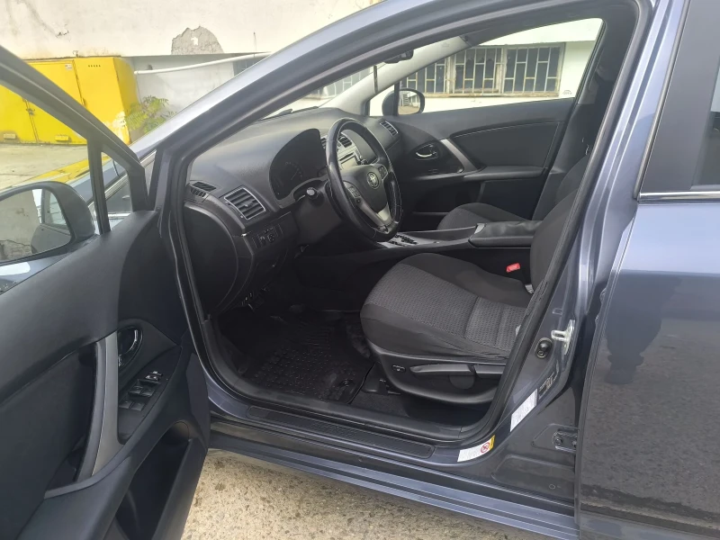 Toyota Avensis, снимка 6 - Автомобили и джипове - 52458547