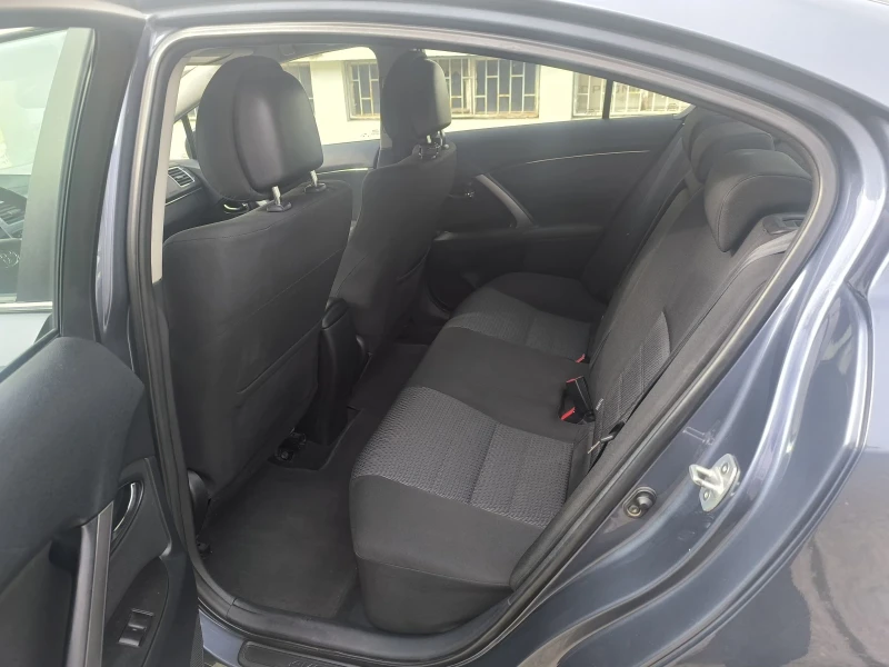 Toyota Avensis, снимка 5 - Автомобили и джипове - 52458547