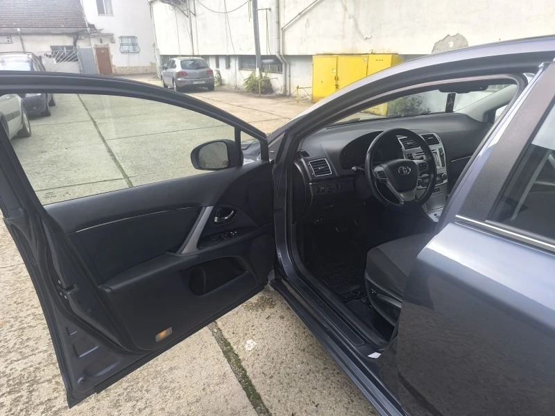 Toyota Avensis, снимка 8 - Автомобили и джипове - 52458547