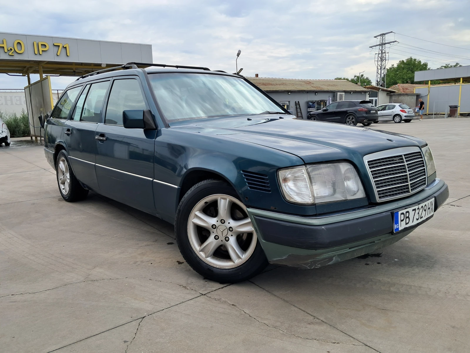 Mercedes-Benz E 300, снимка 1