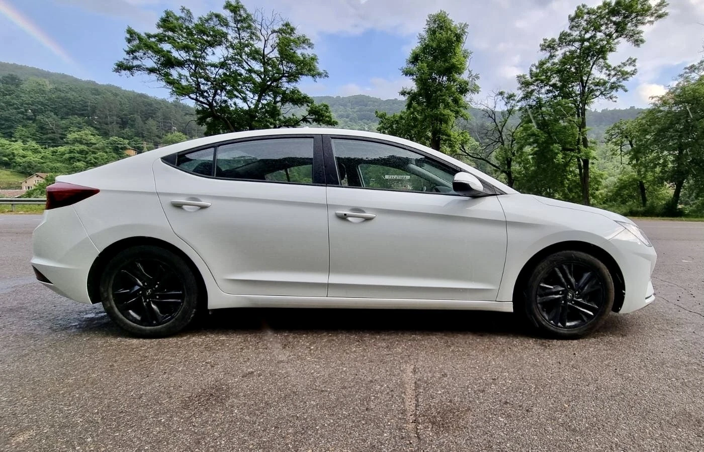 Hyundai Elantra 2.0 - изображение 3