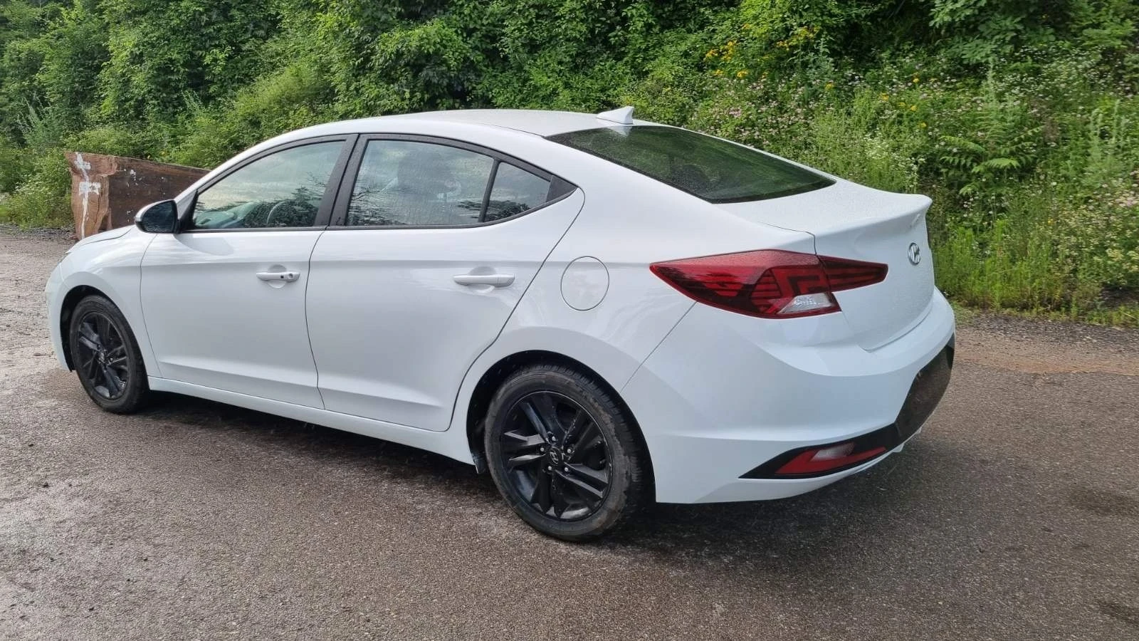 Hyundai Elantra 2.0 - изображение 7