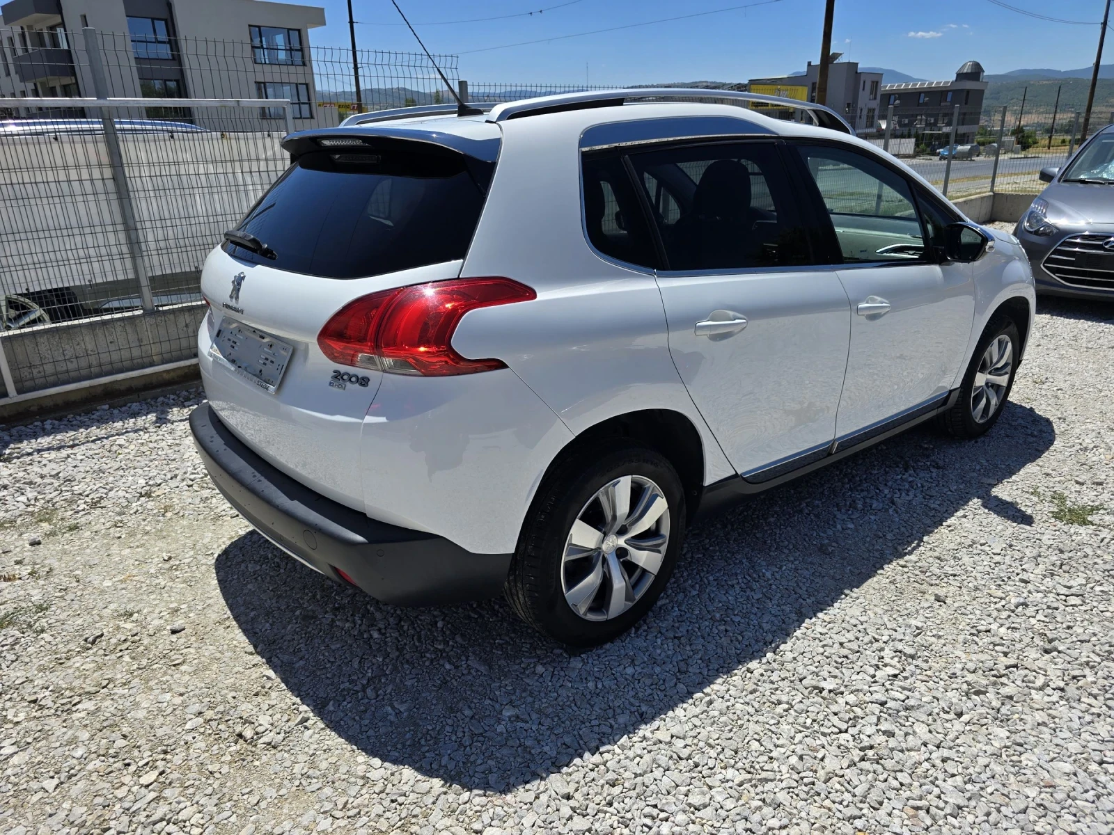 Peugeot 2008 1.6 HDI AUTOMAT EURO5B - изображение 6