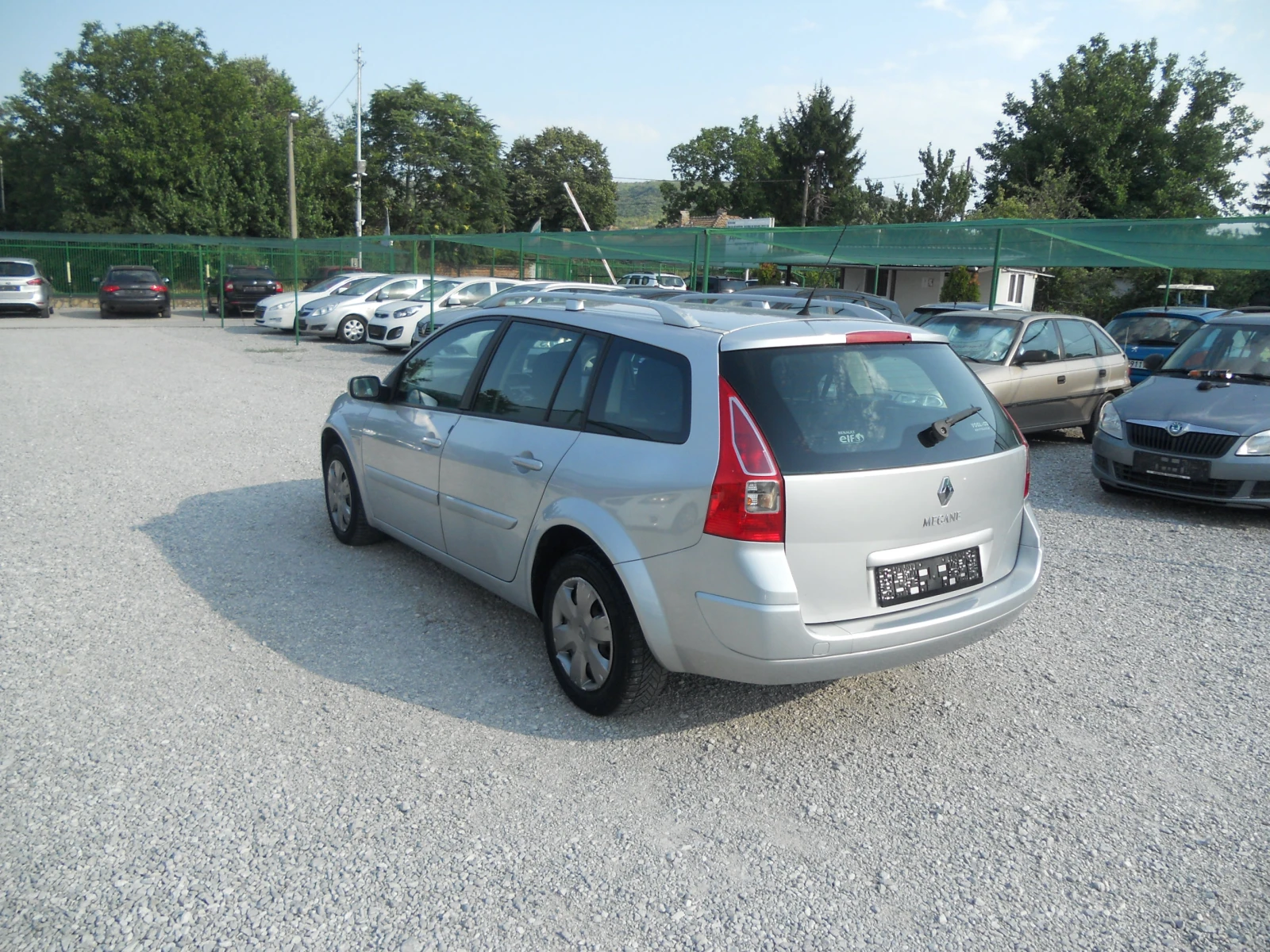 Renault Megane 1.4i ЛИЗИНГ!!!! РЕАЛНИ КИЛОМЕТРИ+ СЕРВИЗНА ИСТОРИЯ - изображение 3